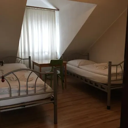 Alis 3* اوغسبورغ