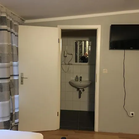 Alis Pensionat 3*