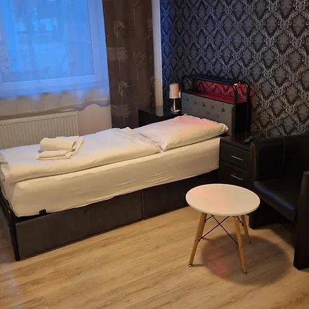 Alis 3* اوغسبورغ