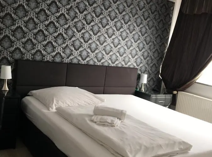 Alis אוגסבורג